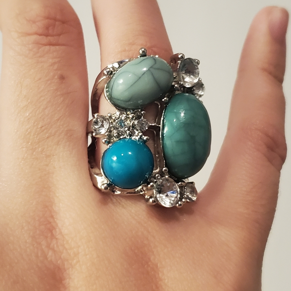 Ring - Picture 5 of 5